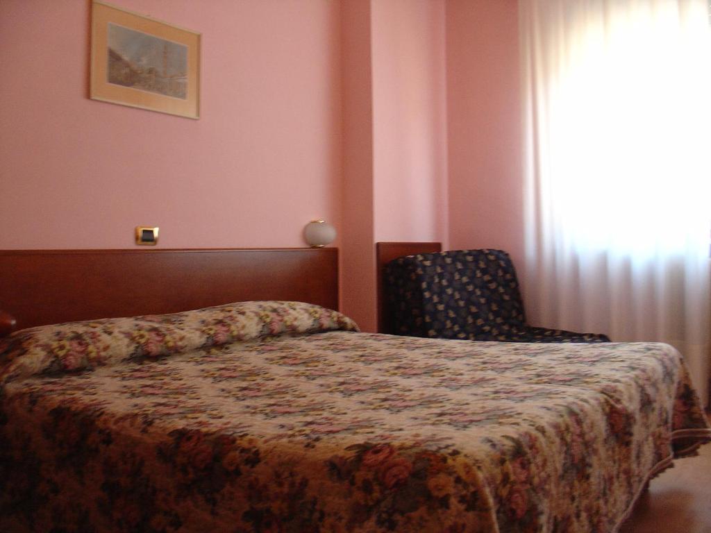 Domus Hotel Alessandria Ngoại thất bức ảnh