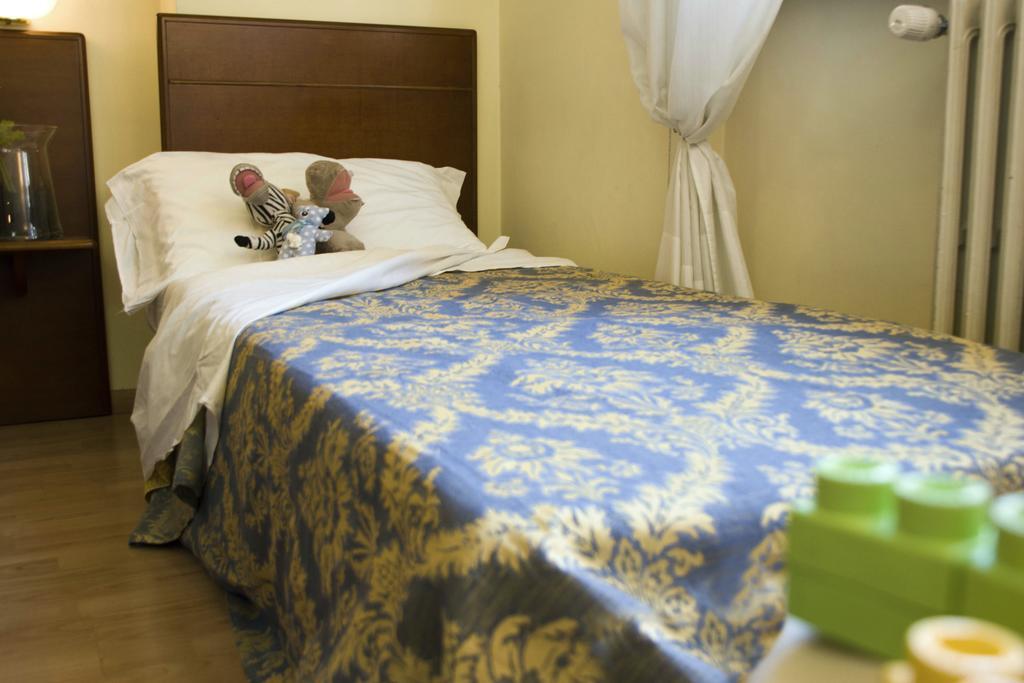 Domus Hotel Alessandria Ngoại thất bức ảnh