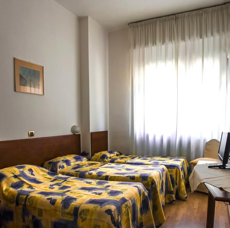Domus Hotel Alessandria Ngoại thất bức ảnh