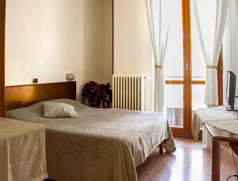 Domus Hotel Alessandria Ngoại thất bức ảnh