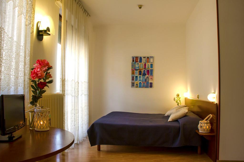 Domus Hotel Alessandria Ngoại thất bức ảnh